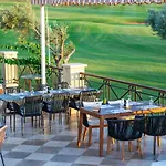 Korineum Golf & 4*