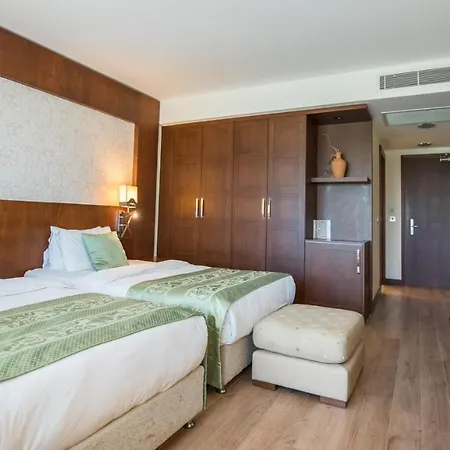 Korineum Golf & Hotel Agios Georgios (Girne)