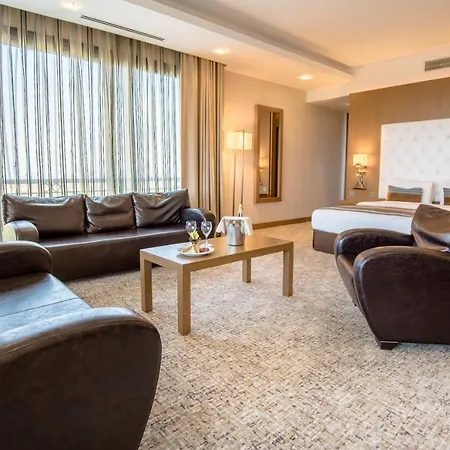Korineum Golf & Hotel