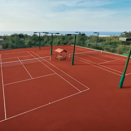 Korineum Golf & 4*