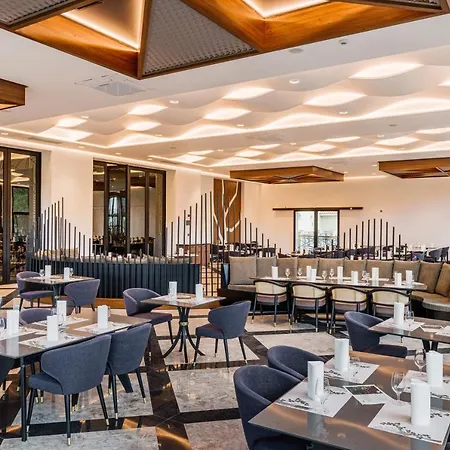 Hotel Korineum Golf &