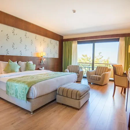 Korineum Golf & Hotell 4*