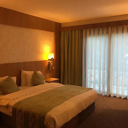 Hotel Korineum Golf & 4*