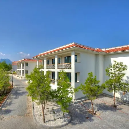 Korineum Golf & Hotel 4*