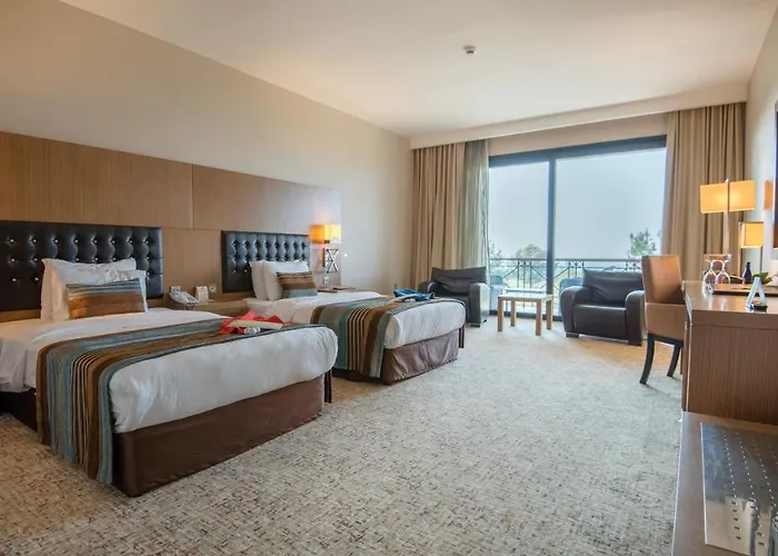 Hotel Korineum Golf & 4*