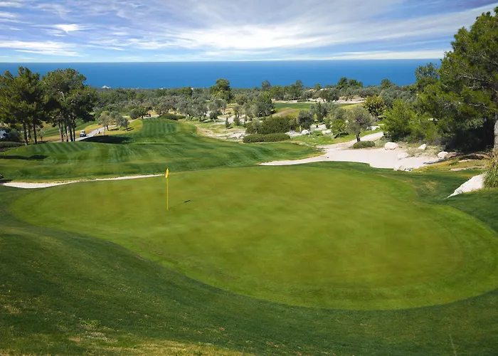 Korineum Golf & Hotel 4*